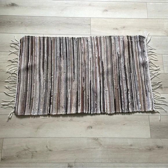 Hand Crafted Cotton Rag Rug - Picture 5 of 5